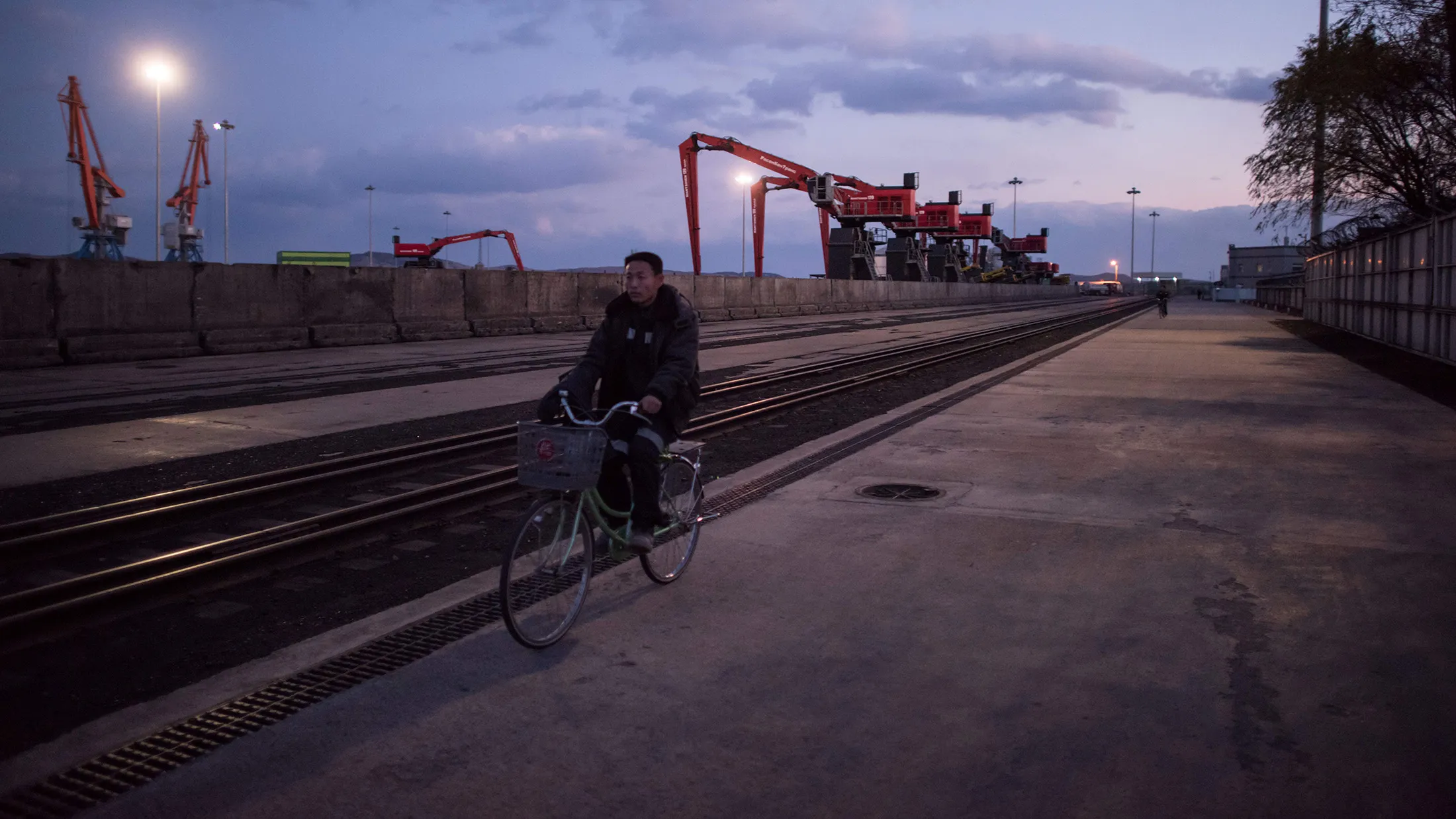 TOPSHOT-NKOREA-RUSSIA-CHINA-TRANSPORT-COAL-DIPLOMACY