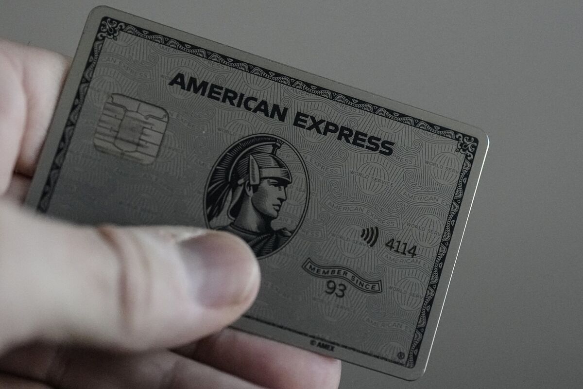 Amex Plans 'Largest Investment Ever' in Platinum Credit Card - Bloomberg