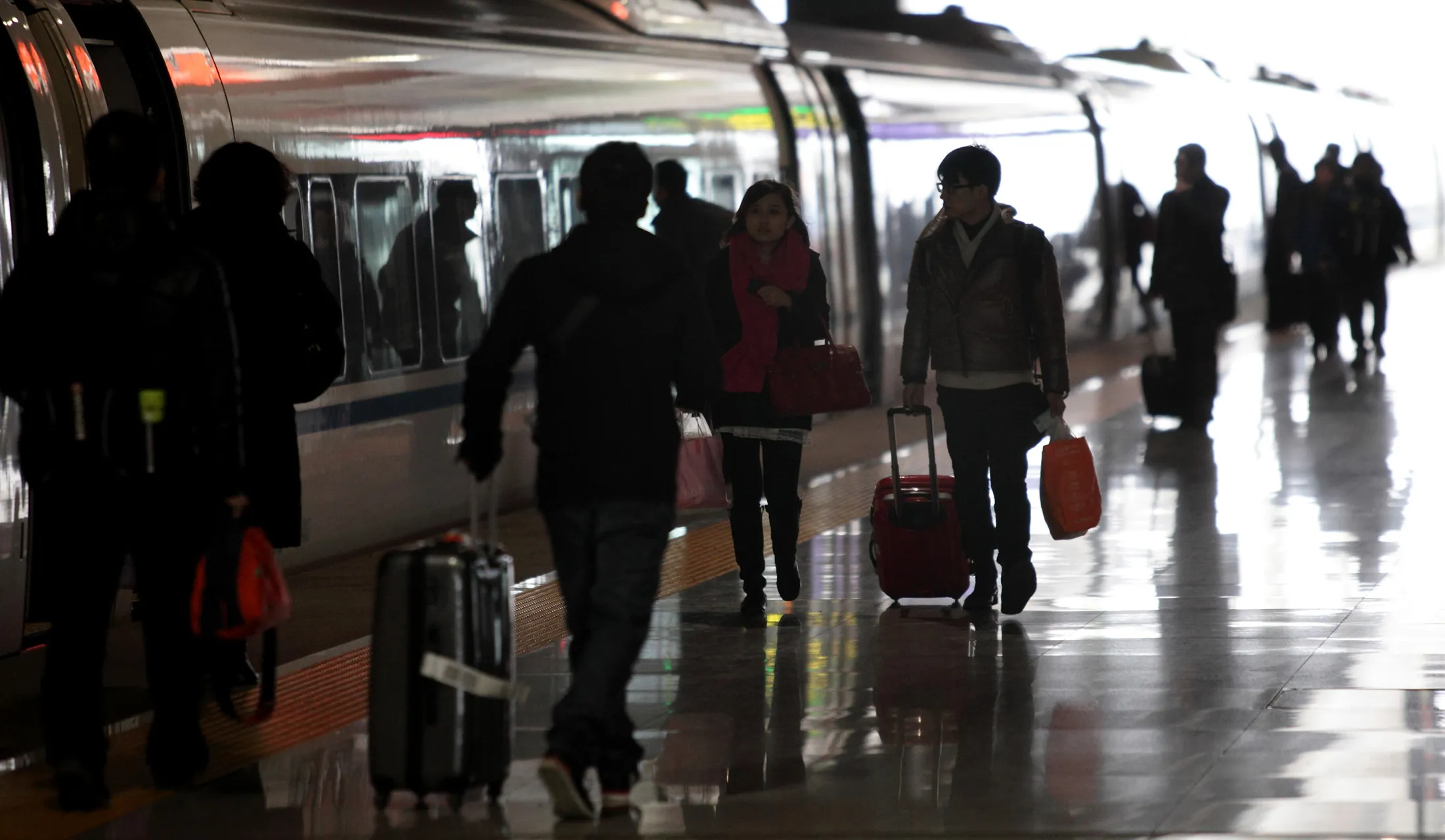 Chinese Rail Giant to Raise Up to $1.8 Billion in Share Sale - Bloomberg