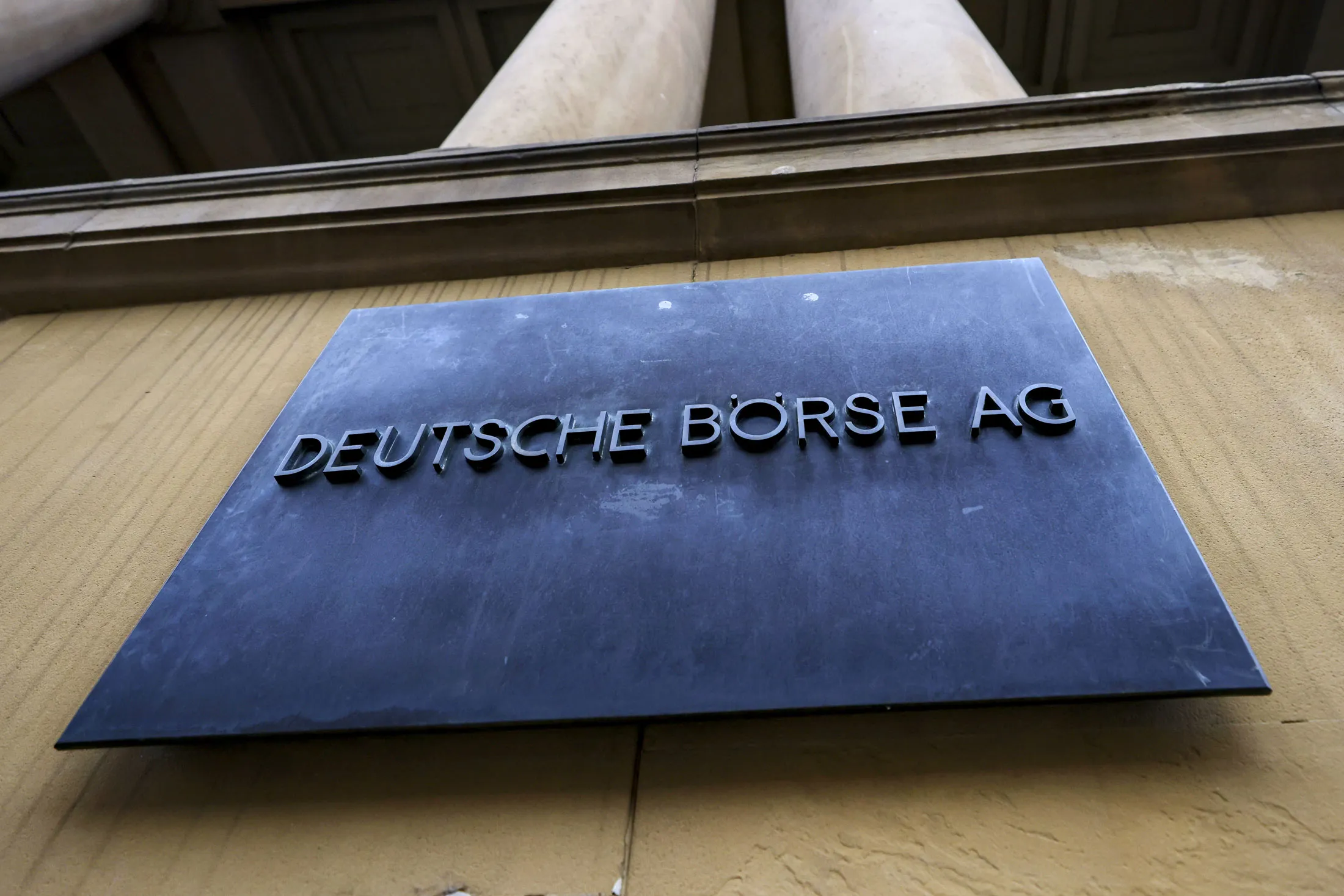Deutsche Boerse, Nasdaq Hit by EU Derivatives Cartel Probe - Bloomberg