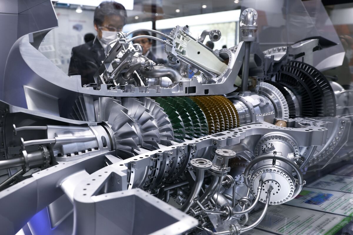 Kawasaki Heavy Keeps Outlook, Passing Extra Costs to Customers