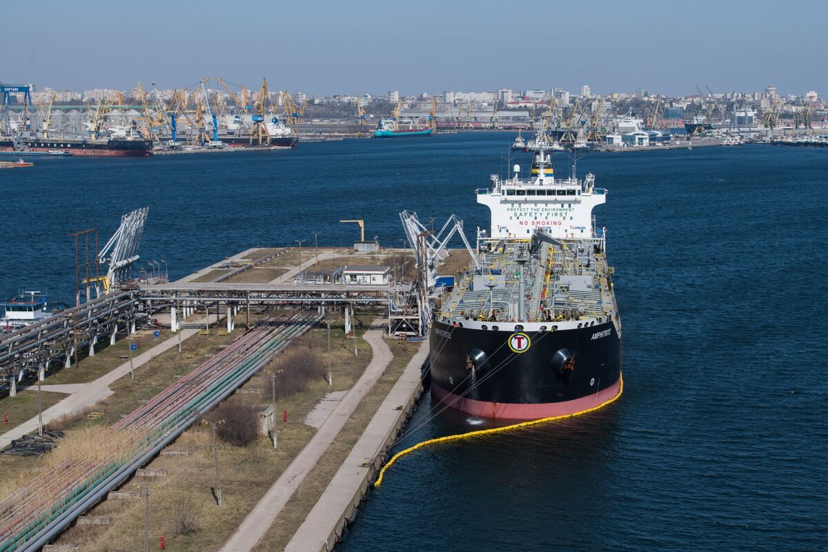 The Steady Erosion of Russian Oil Exports Continues Bloomberg