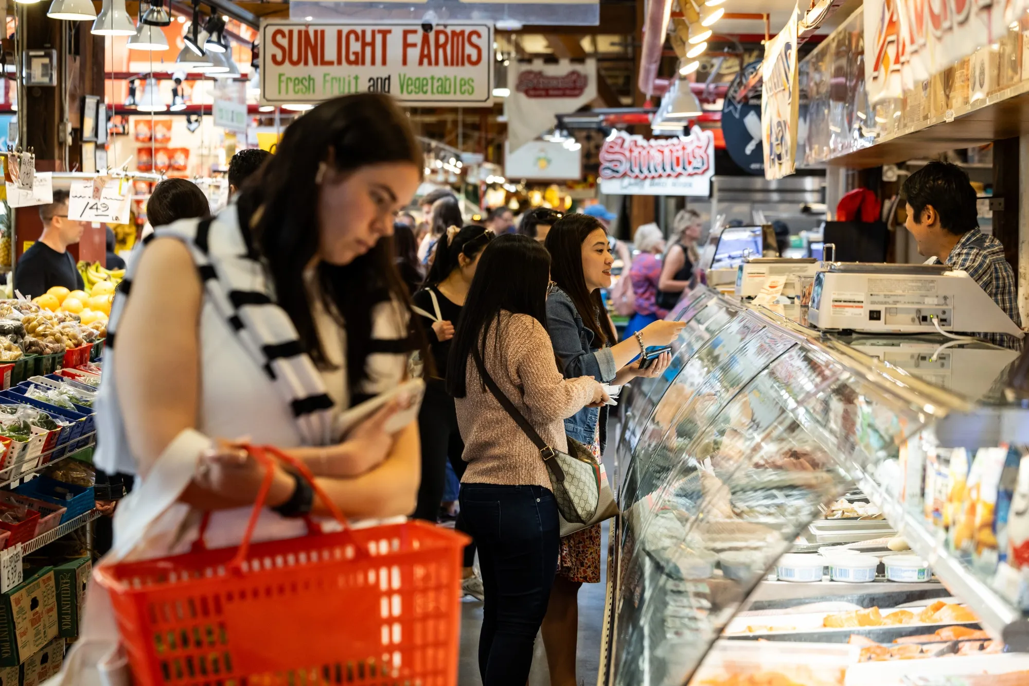 Canada Inflation Quickens to 2.9%, Reducing Odds of July Cut - Bloomberg