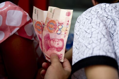 Yuan Forwards Discount Widening Shows Dim Sum Risk