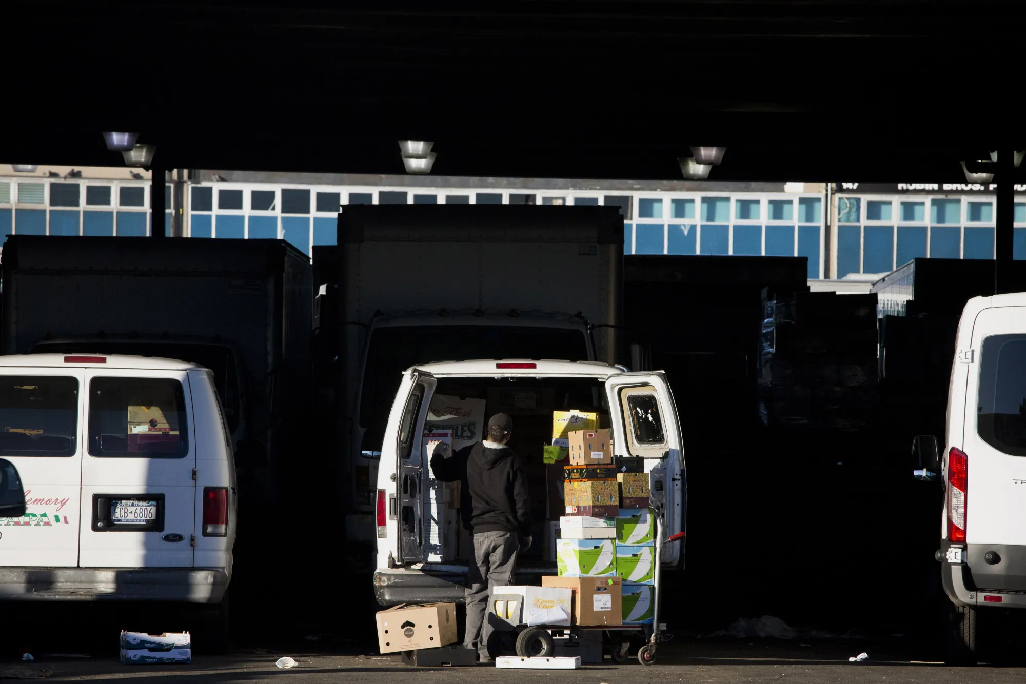 Inside The Hunts Point Terminal Market As 30 Billion  Pounds Of Produce Is Distributed For Thanksgiving
