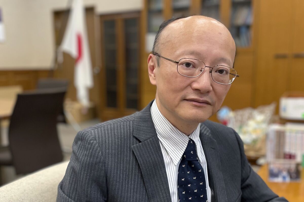 神田財務官3年目続投、円買い介入の手腕評価-市場で警戒続く - Bloomberg
