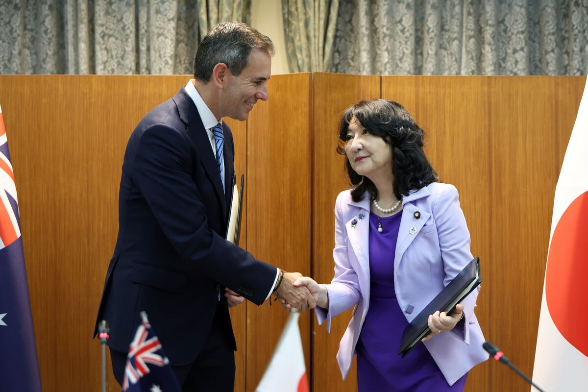 bloomberg.com - Yoshiaki Nohara - Japan, Australia Finance Chiefs Set Up Dialogue to Deepen Ties