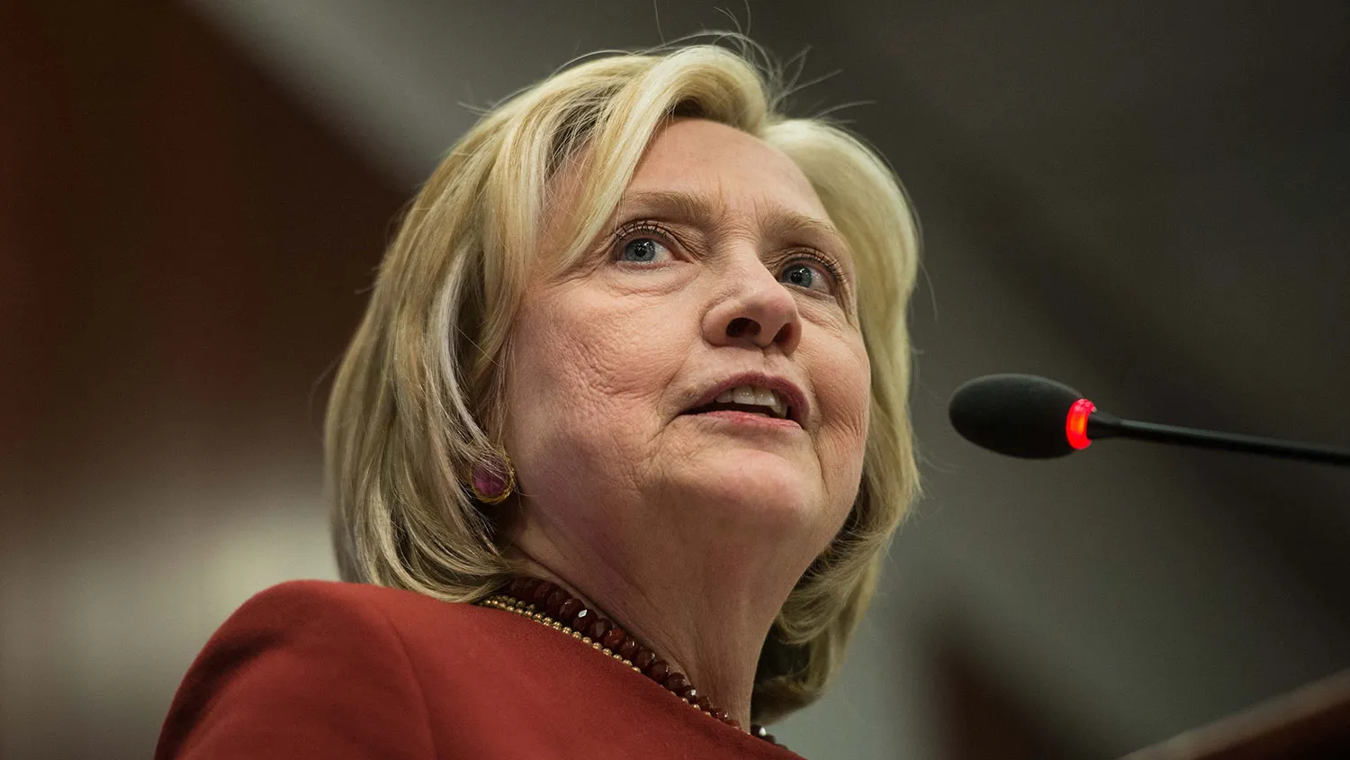 Former US Secretary of State Hillary Clinton speaks at Syracuse Universitys S.I. Newhouse School of Public Communications presentation of the Toner Prize for Excellence in Political Reporting in Washington, DC, on March 23, 2015.
