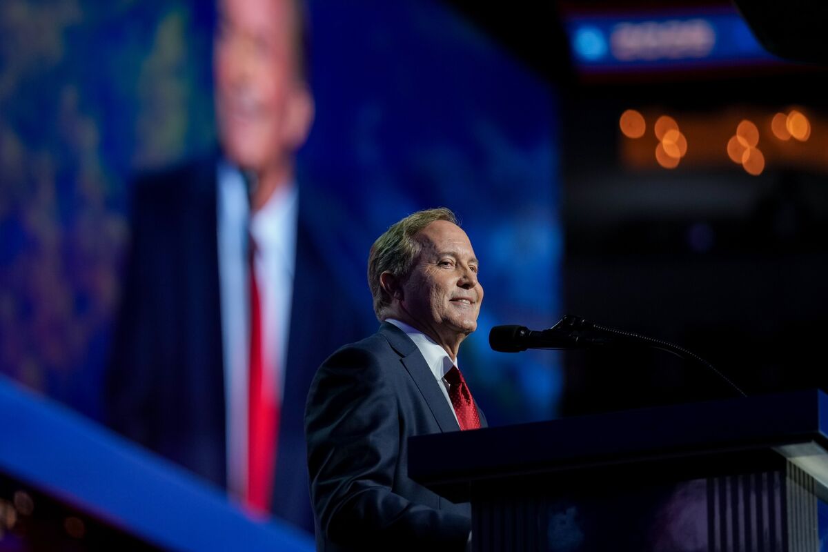 Trump Tries Texas Rescue as GOP Alarm Grows