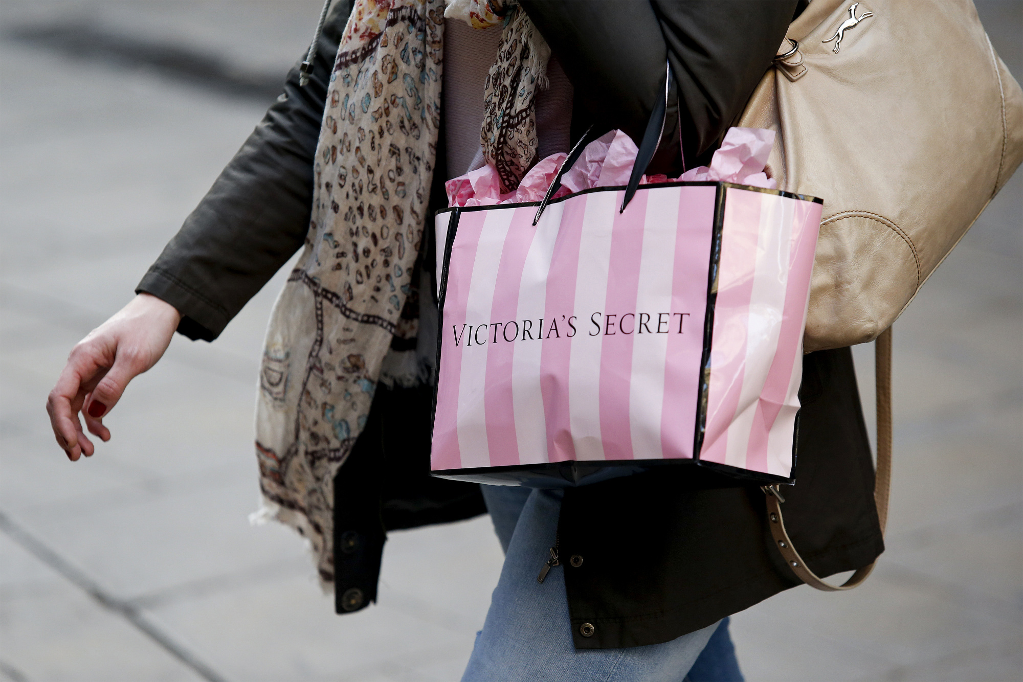Victoria's Secret (LB) Sells High-End French Lingerie LIVY - Bloomberg