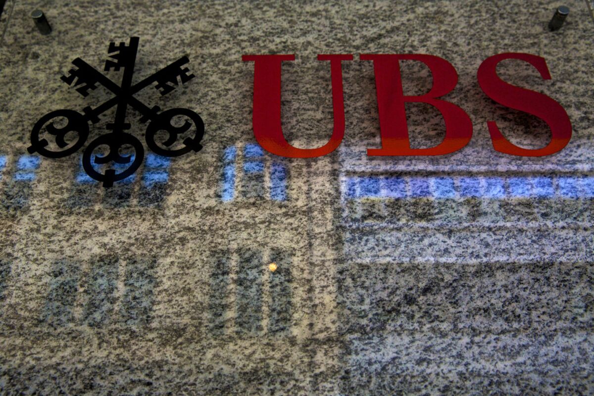 UBS Increases Asia Investment Banking Bonus Pool by 6 Bloomberg