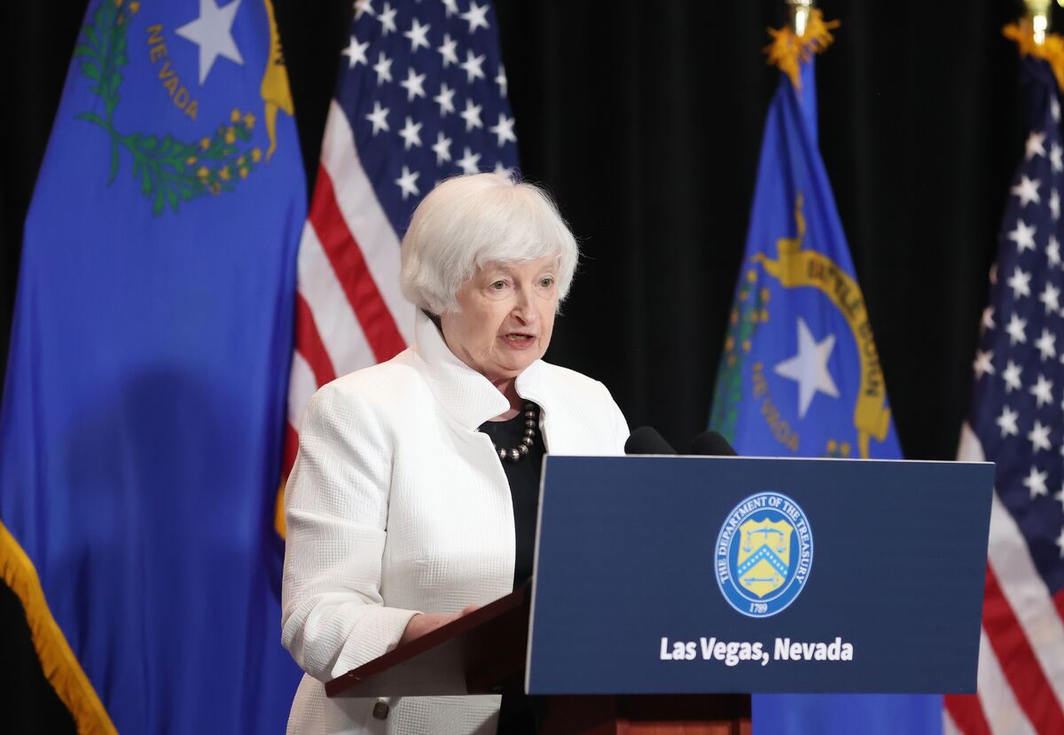 Yellen Says China’s Slowdown Is a ‘Risk Factor’ for US Economy