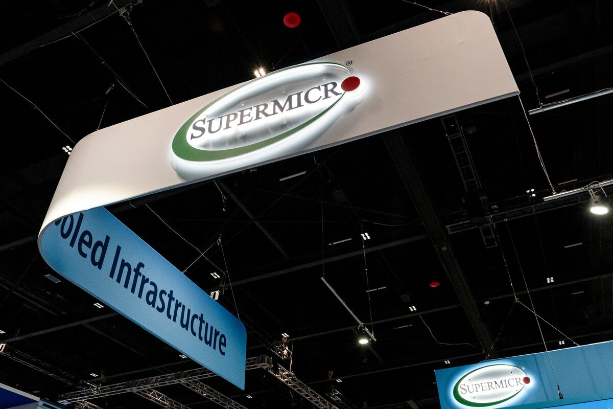 Super Micro names VP DeAnna Luna as acting chief compliance officer, after SMCI closed down 33% on March 20 amid a chip smuggling scandal (Dina Bass/Bloomberg)