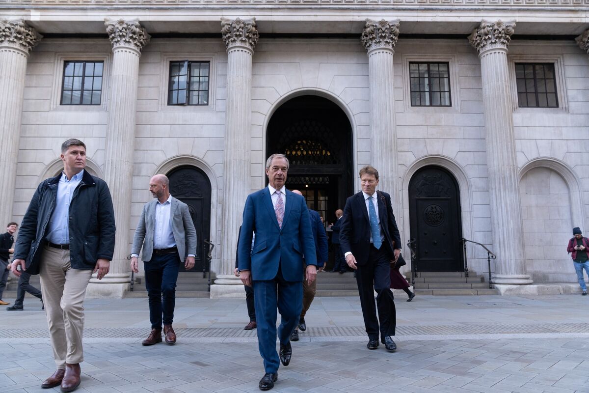 Farage Spars With Bank of England Over Plans for Digital Pound