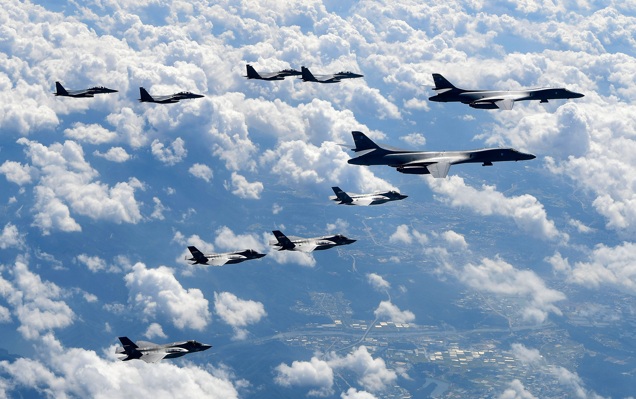 U.S. Supersonic Bombers Conduct Exercise Over Korean Peninsula - Bloomberg