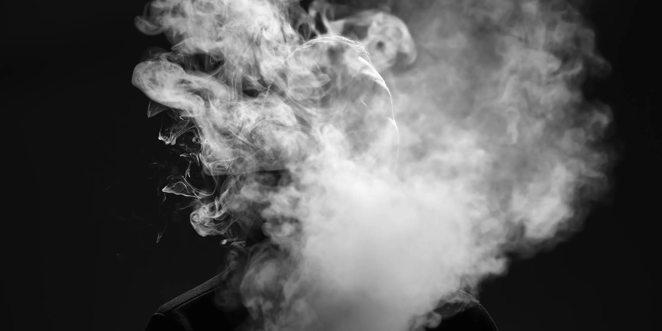 Top Vapes Trace Back to a Chinese E-Cigarette Billionaire - Bloomberg