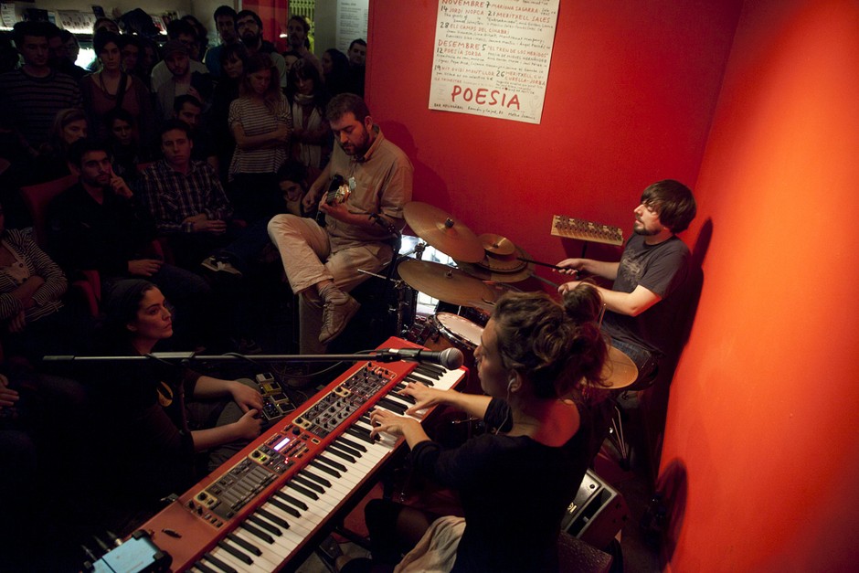 A show at Heliogàbal, a Barcelona venue forced to cancel its live music program after being forced to pay hefty fines.