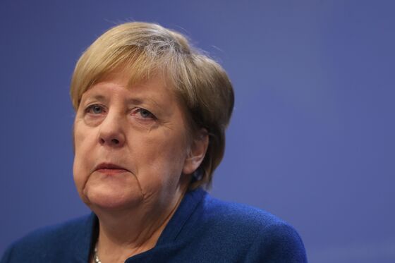 Merkel Slugs It Out With State Leaders in German Coal Exit Talks