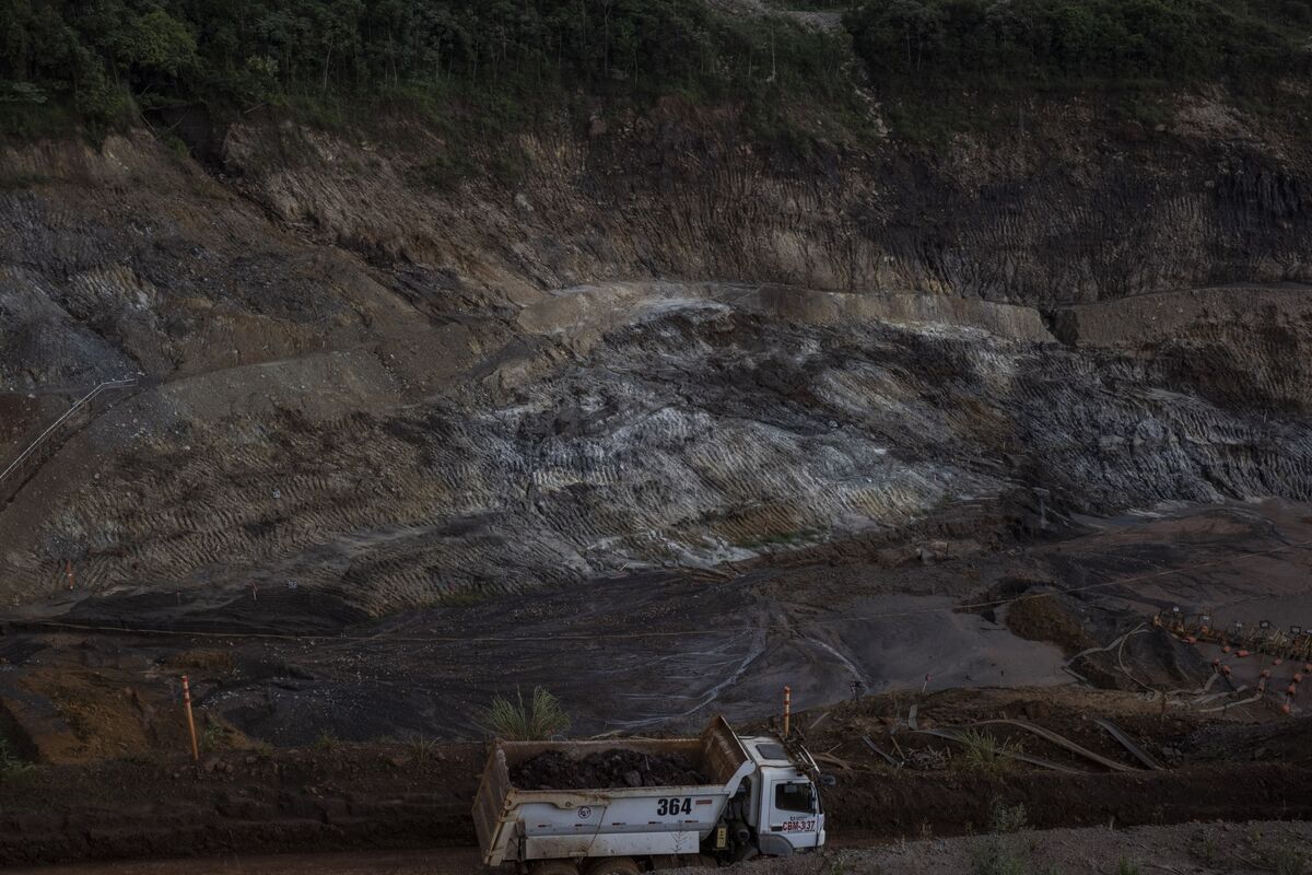 bloomberg.com - Rachel Gamarski - Vale Mine Overflow in Brazil Sends Water Into Competitor's Site