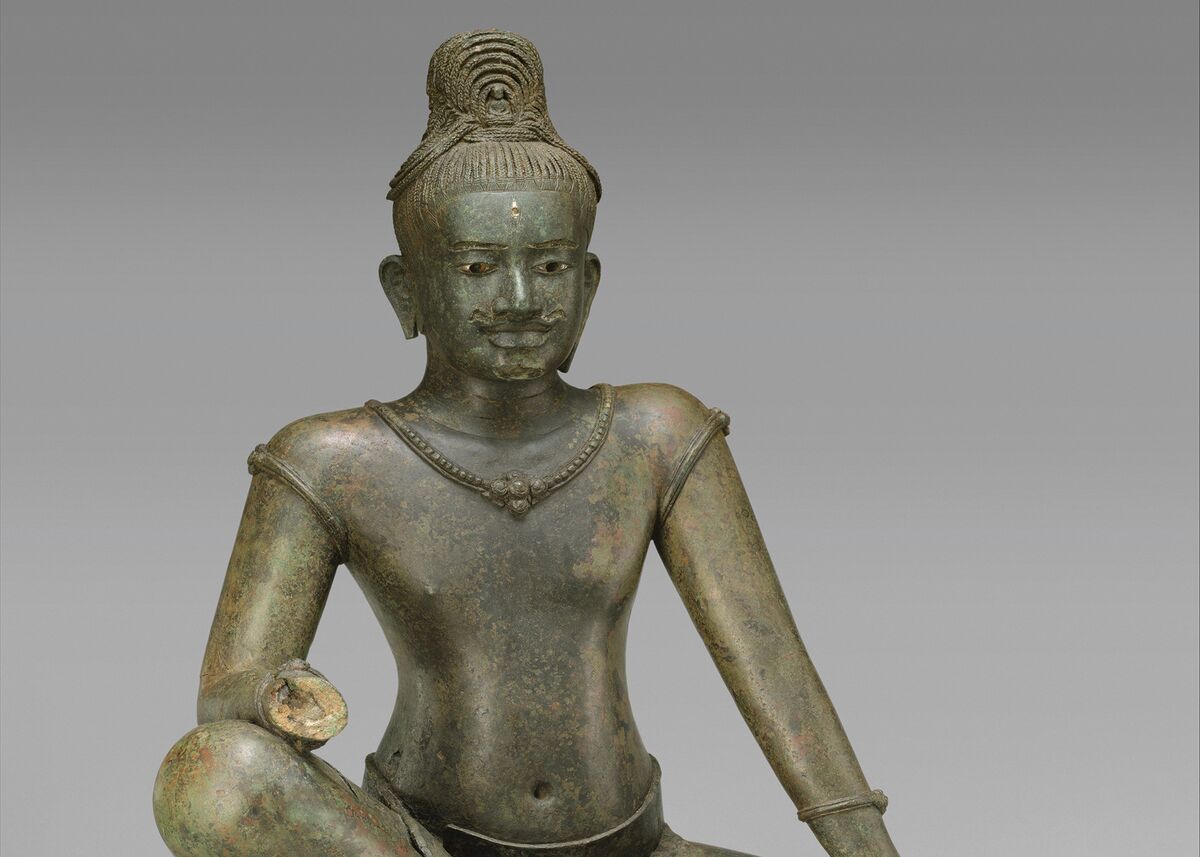 New York’s Met Museum to Return Looted Antiquities to Cambodia - Bloomberg