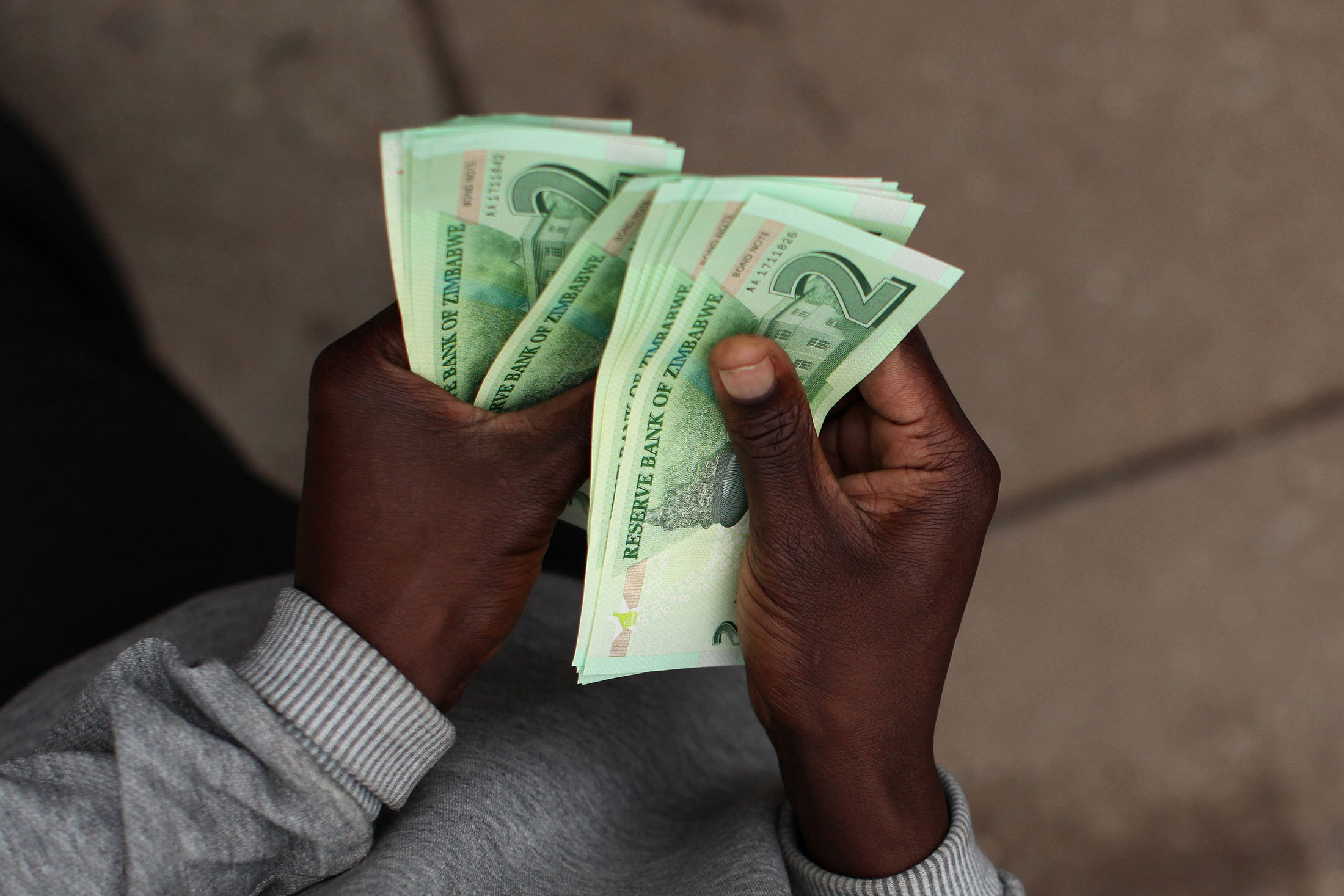 1486418738_Zimbabwe-currency-cash