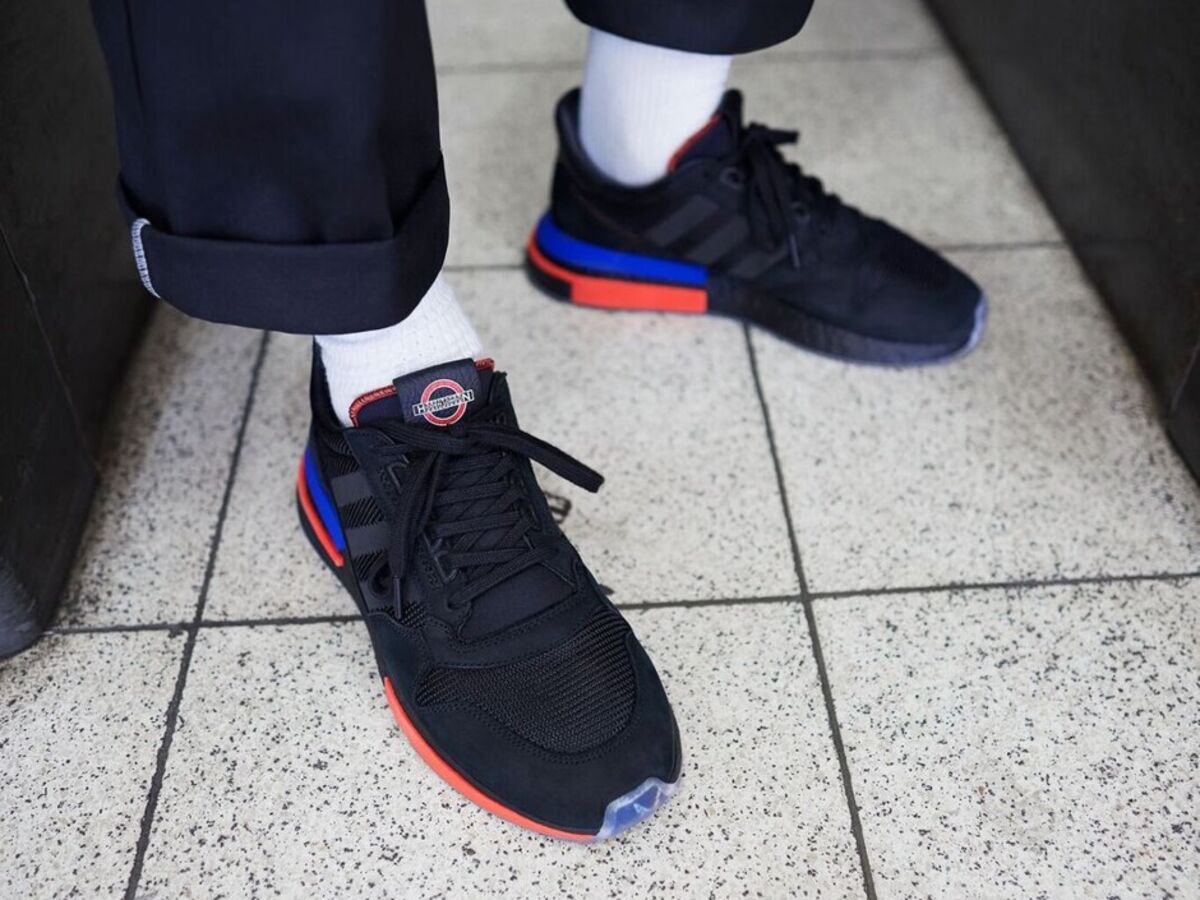 Ecología Problema Velo Adidas Really Made London Underground-Themed Shoes - Bloomberg