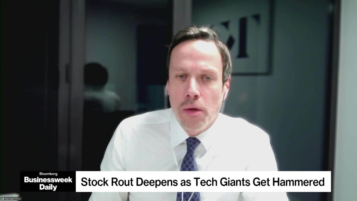 AI Jitters Continue to Roil Wall Street