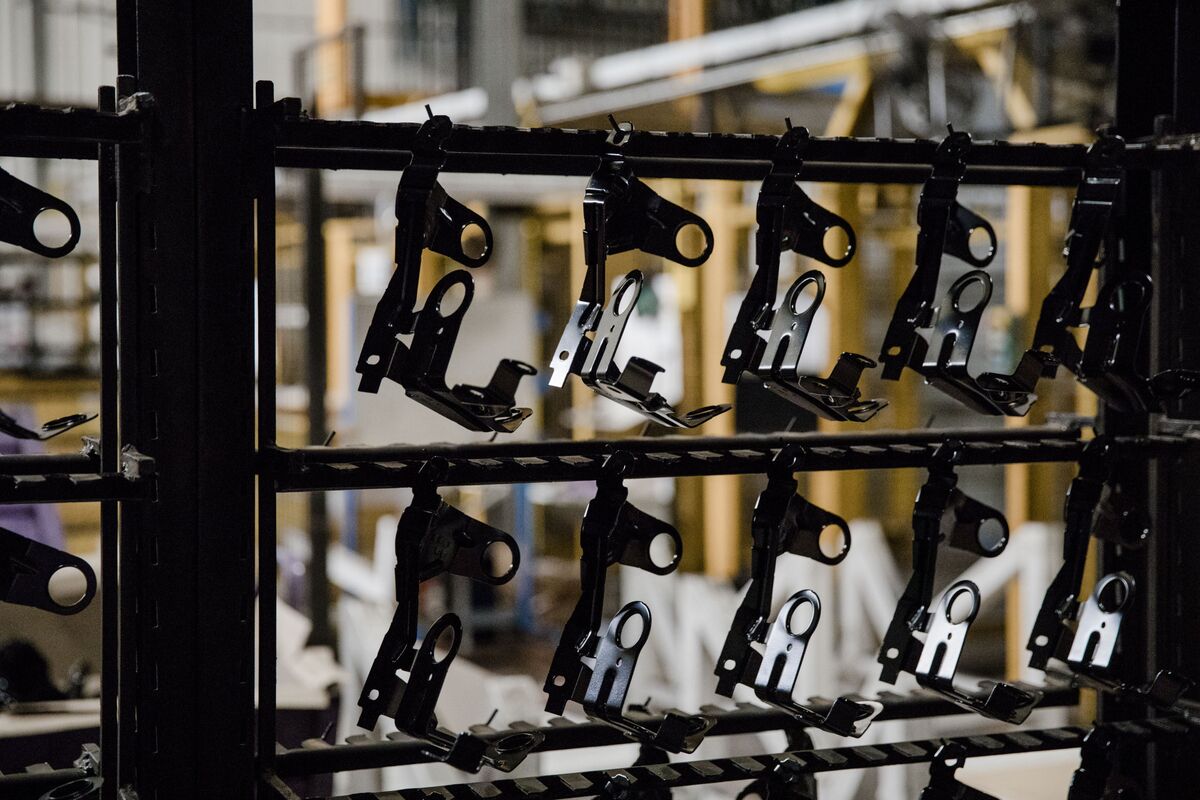 France Ready to Back Consolidation Among Car-Parts Suppliers - Bloomberg