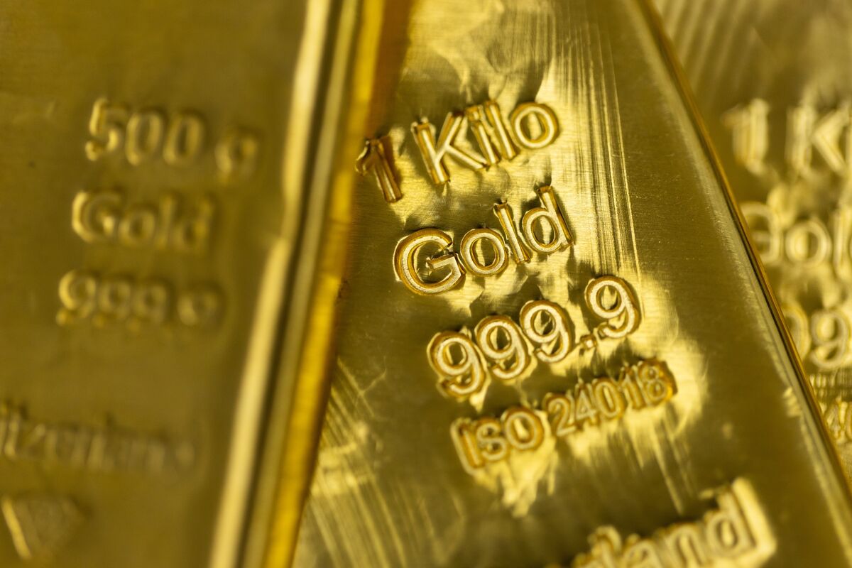 🟪"Oro in rialzo: settimana volatile segnata da accordo commerciale USA-Regno Unito"