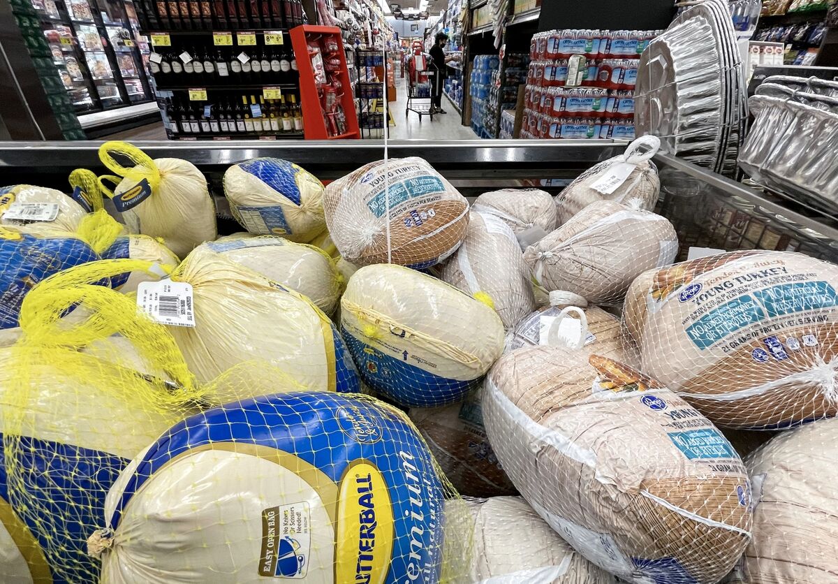 bloomberg.com - Michael Hirtzer - High-Priced Turkeys Strain Food Banks Ahead of Thanksgiving