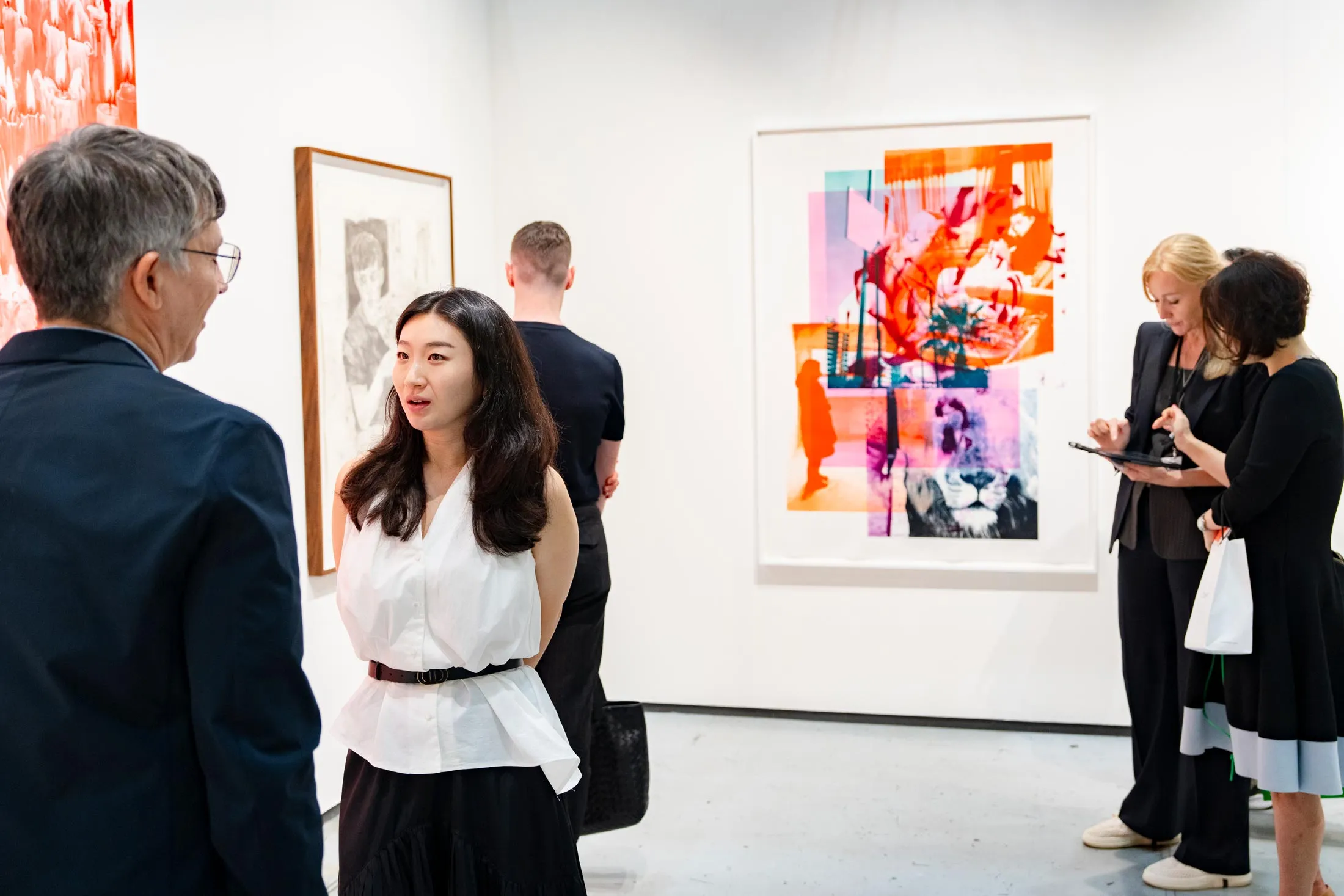 Visitors at&nbsp;the VIP preview day of Kiaf-Frieze Seoul 2025.