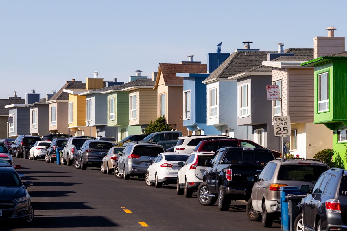 bloomberg.com - Charlie Wells - High Expectations Are Haunting the US Housing Market. Here's What to Do