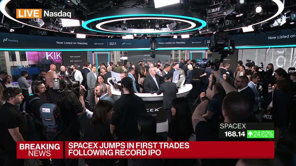 SpaceX Begins Trading After Record IPO
