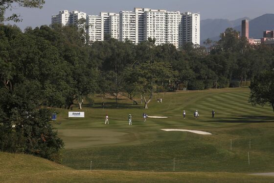 In Hong Kong Bankruptcy Case, Rare Golf Club Memberships on Sale