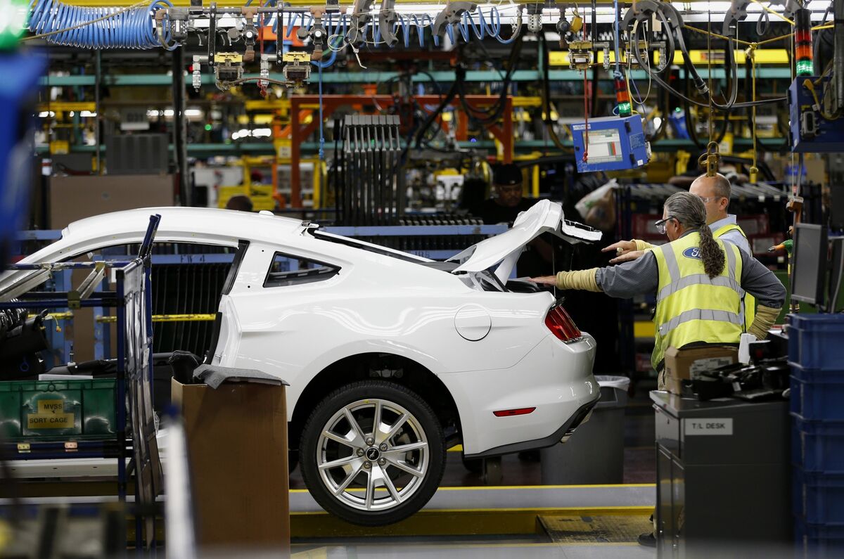 Ford Workers Embracing New Union Contract as Deadline Nears Bloomberg