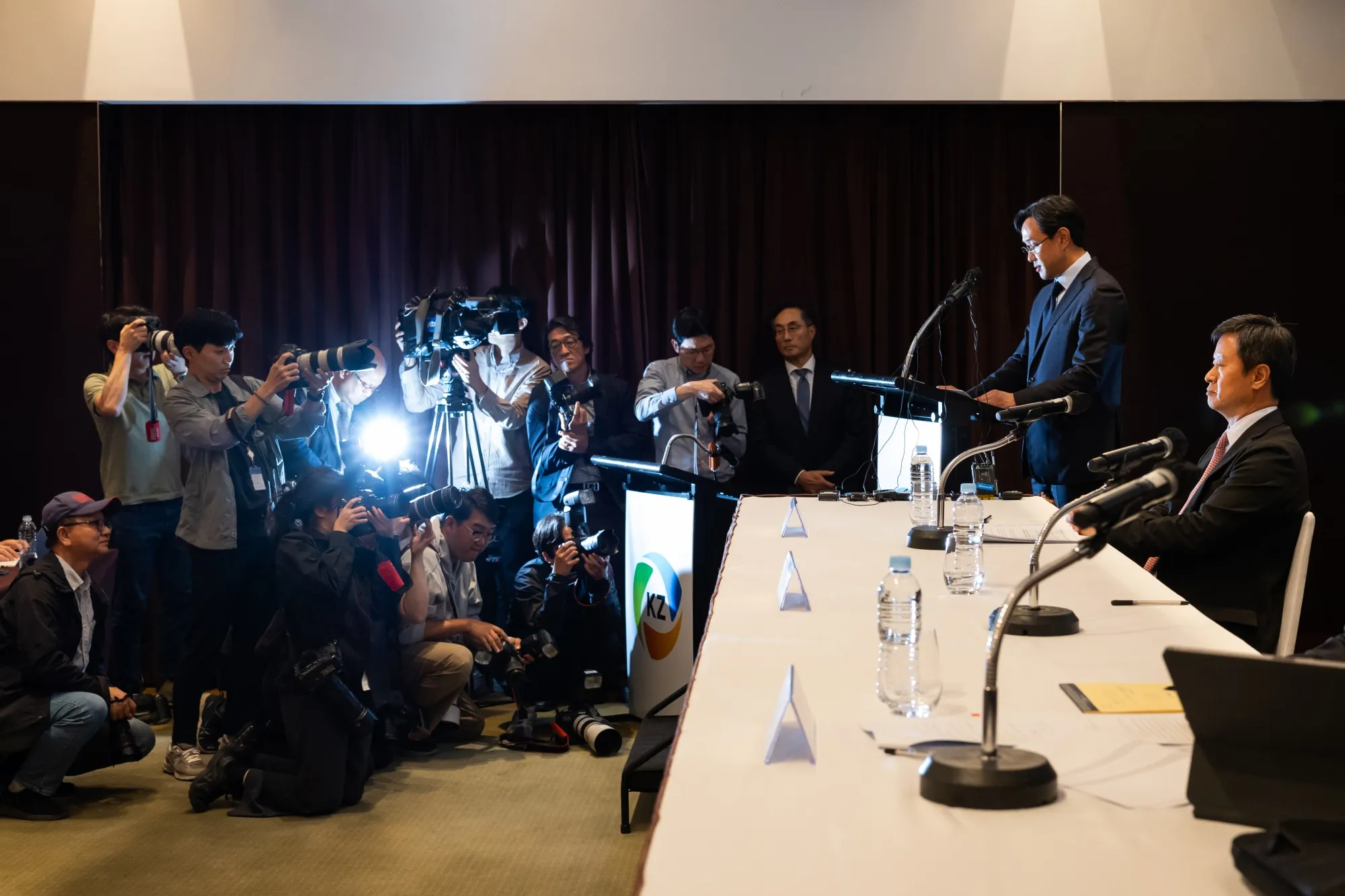 Choi Yun-beom, second right, speaks during a news conference in Seoul on Oct. 2.
