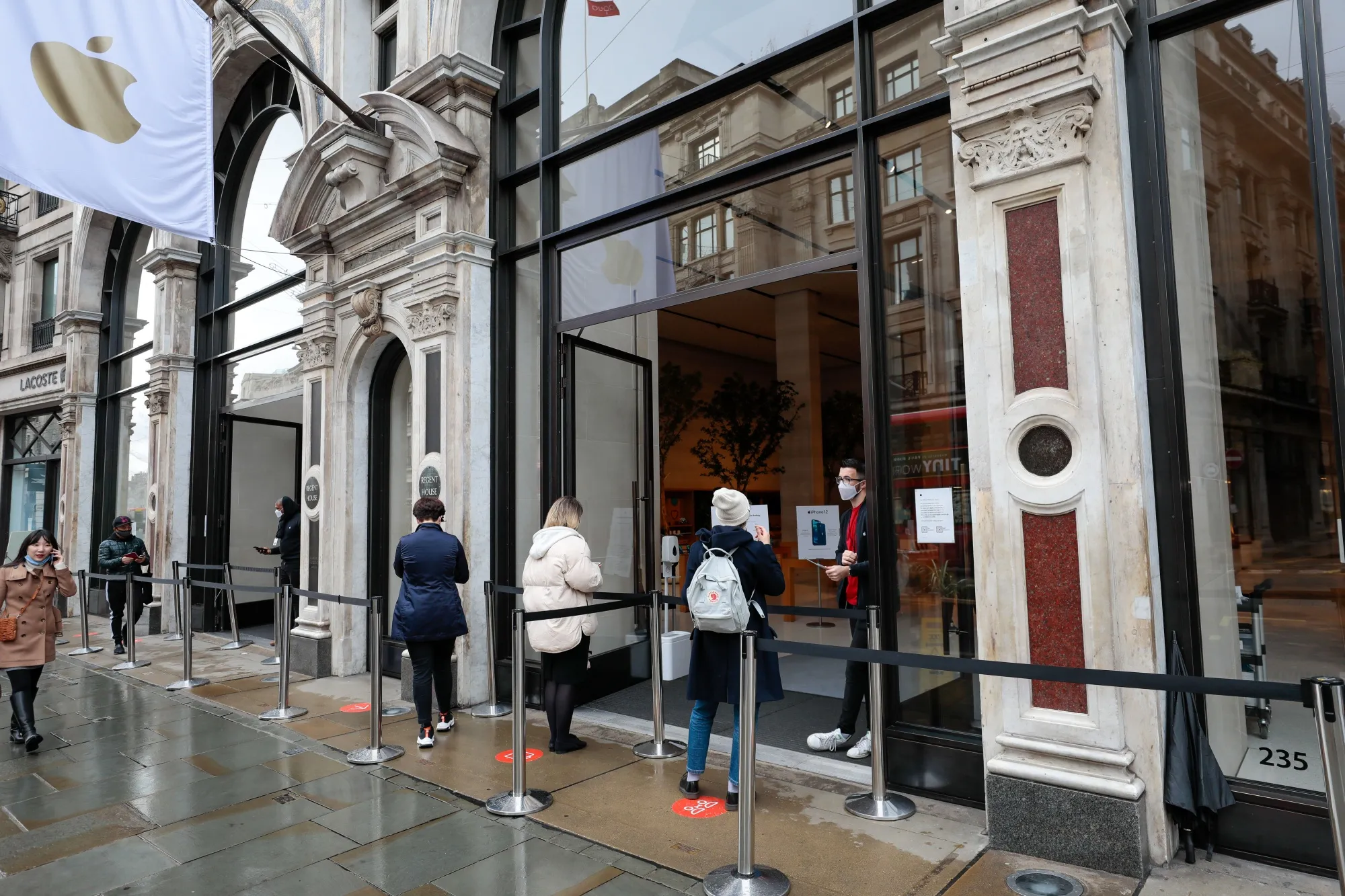 The Apple Inc. store on Regent Street in London, U.K.&nbsp;
