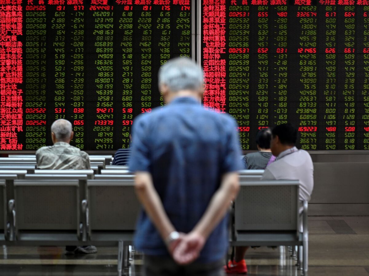 China Stocks Drop Most in Month as Weak Economic Growth Sinks In Flipboard