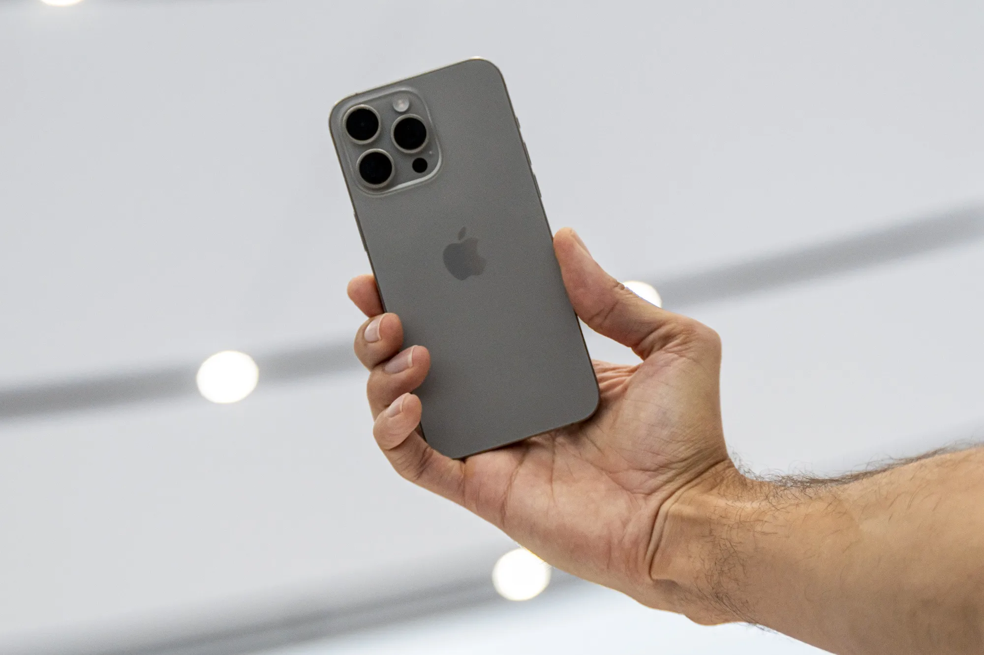 China plans to&nbsp;expand&nbsp;a ban on the use of iPhones to a number of state-backed companies and agencies.