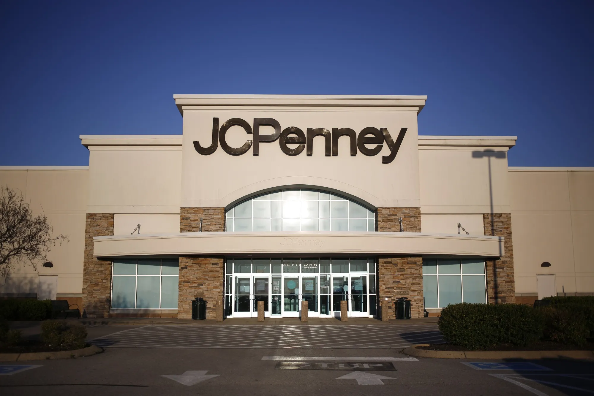 A J.C. Penney Store Amid Reports Retailer Is Mulling Bankruptcy 