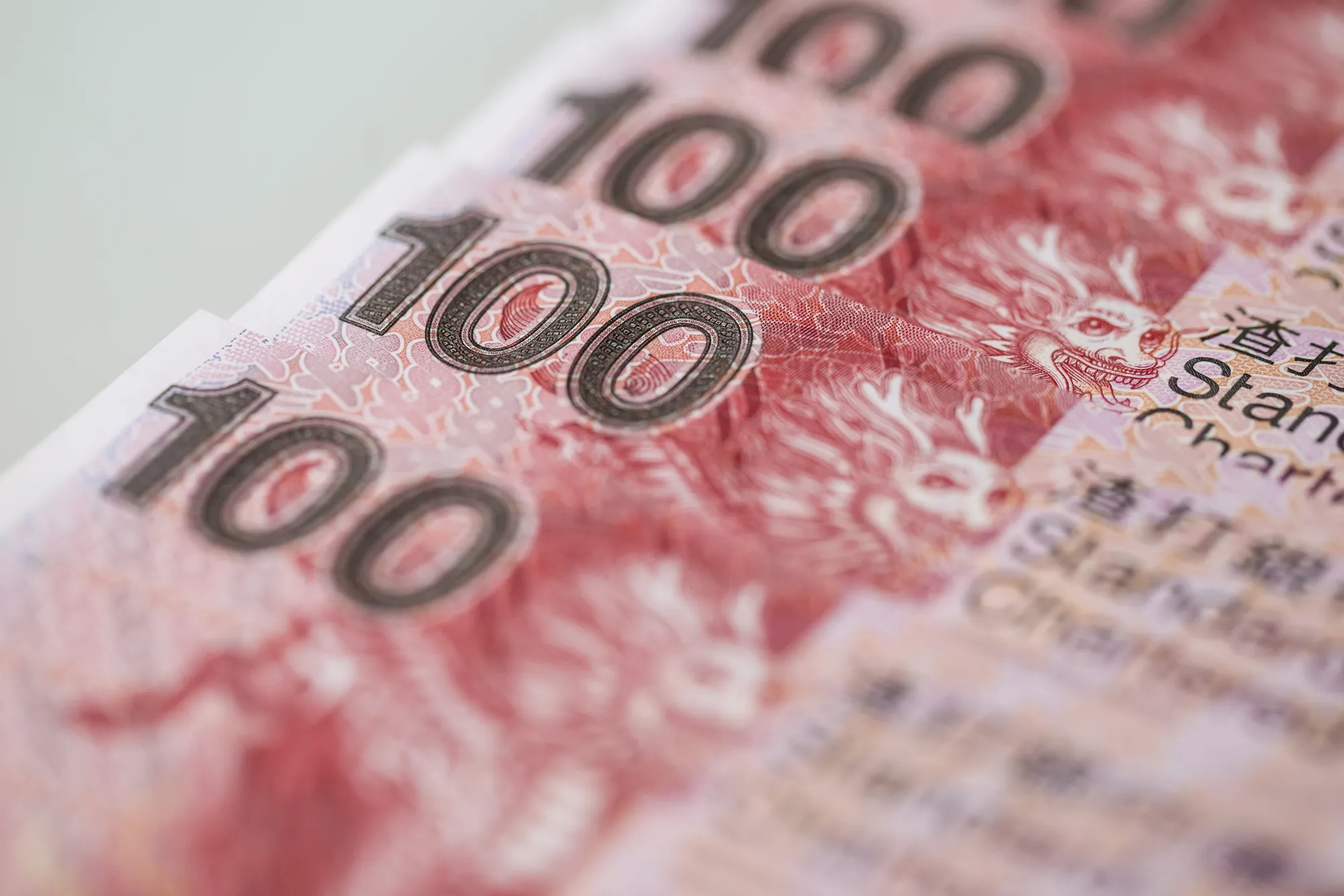 Hong Kong Dollar Forwards Sink to Weakest Since 1999 on Peg Bets