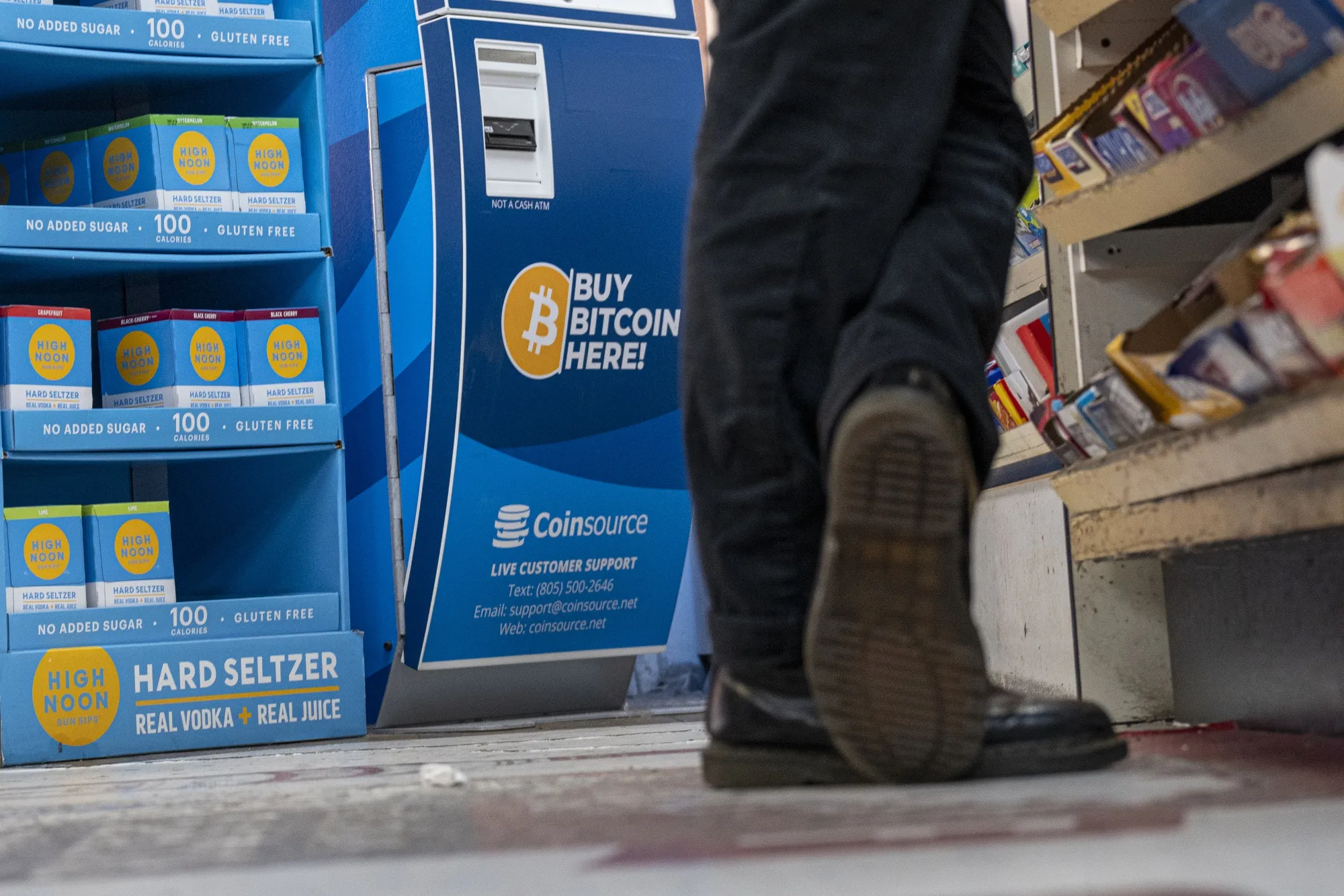 Crypto Liquidity Dries Up as Billions in Market Value Evaporates - Bloomberg