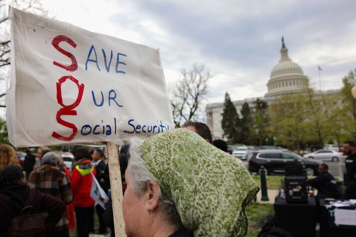 FAIR-TAX-RALLY-NEAR-US-CAPITOL