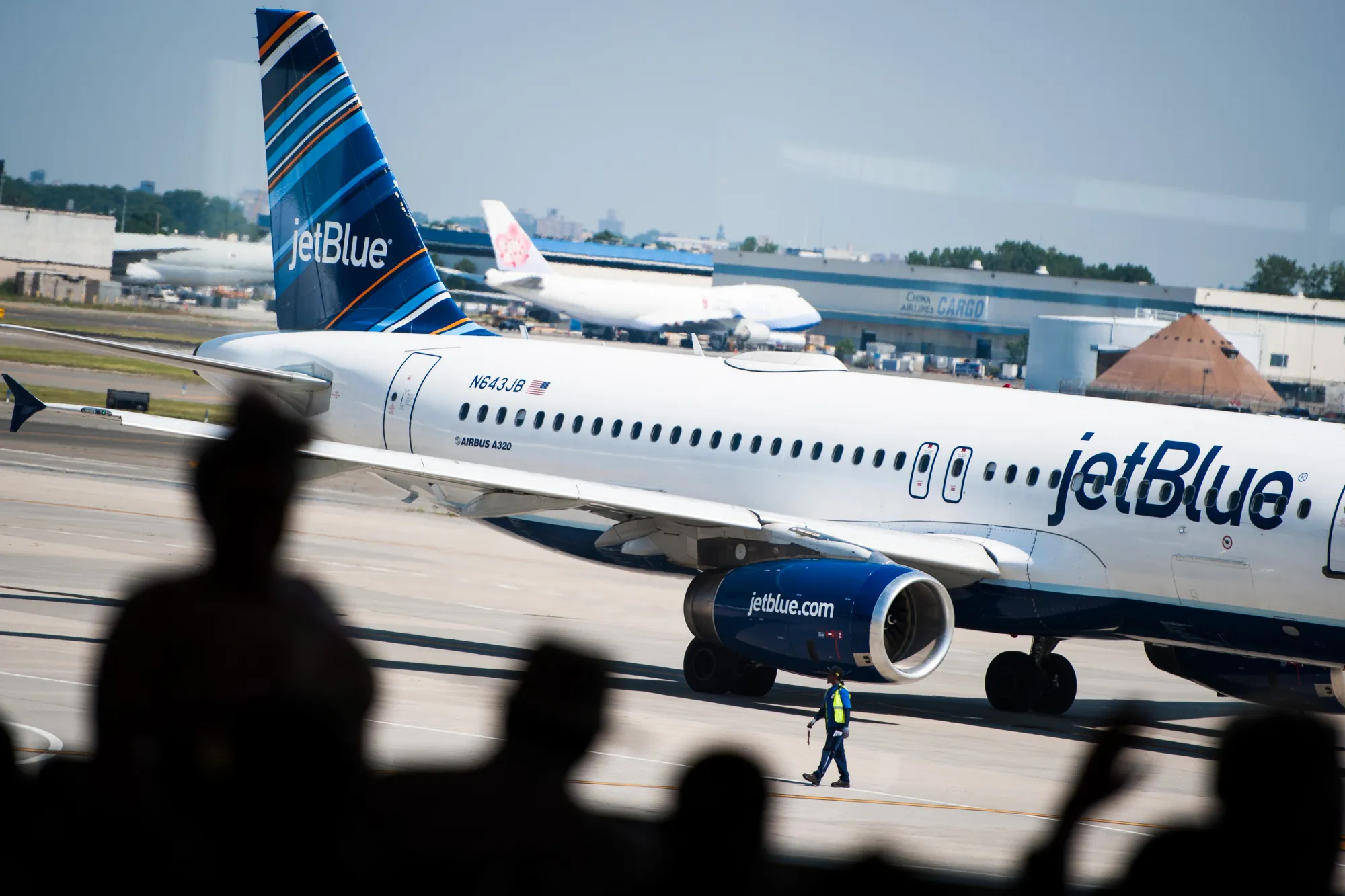 A JetBlue&nbsp;Airbus A320 plane taxis at John F. Kennedy International Airport&nbsp;in New York&nbsp;on July 12, 2017.&nbsp;