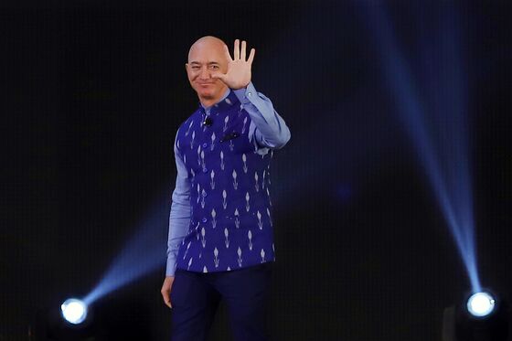Bezos Sells $2.5 Billion of Amazon and Signals More Coming
