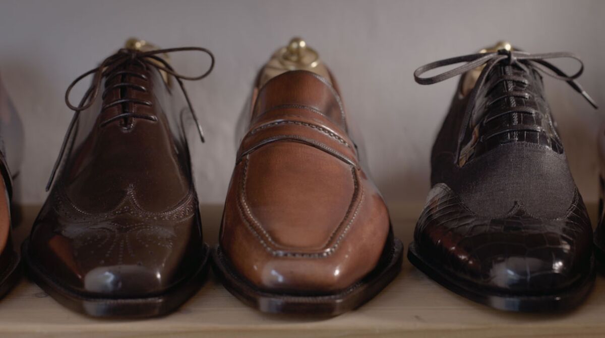 How to Make a Shoe - Bloomberg