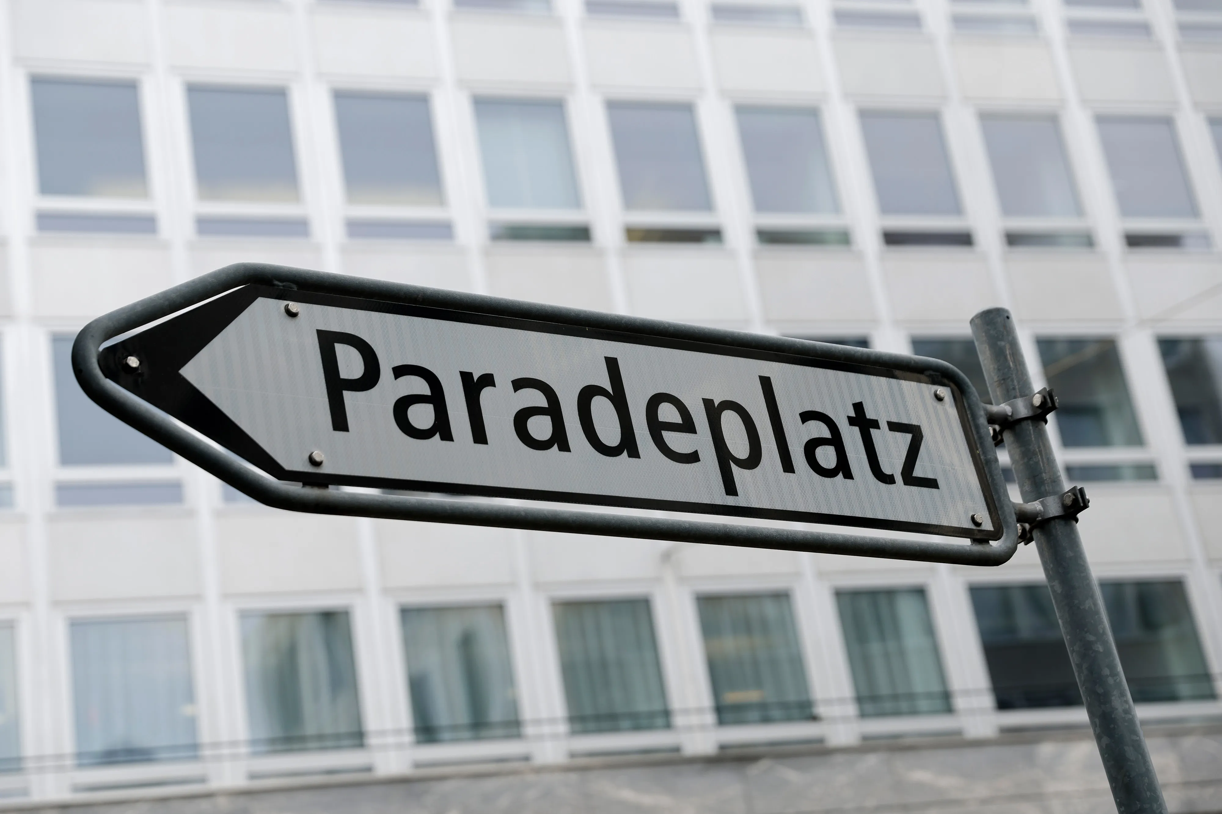 All signs lead to big cuts at Credit Suisse.
