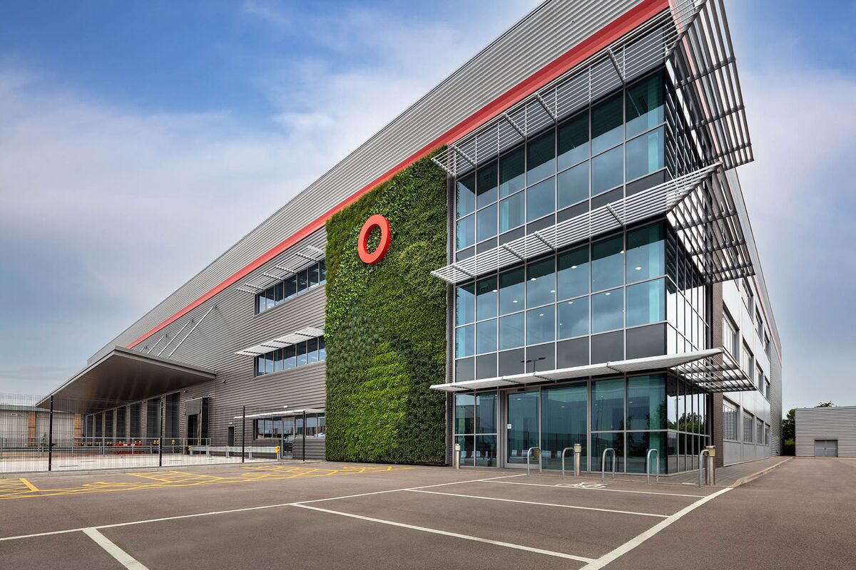 Segro Investors Urge Prologis to Improve Its £12.6 Billion Offer