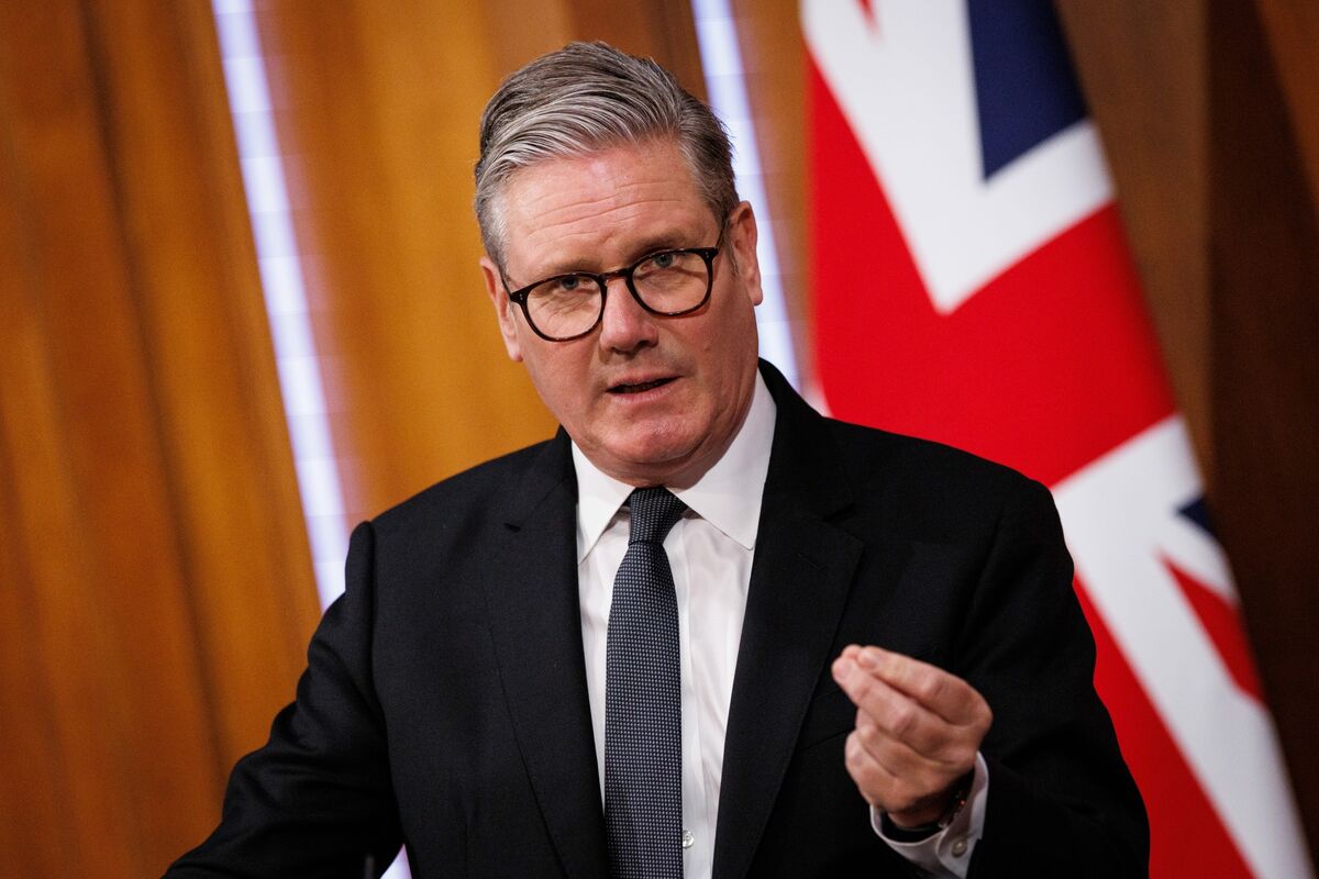 UK in Talks to Set Up Asylum Seeker Return Hubs Abroad