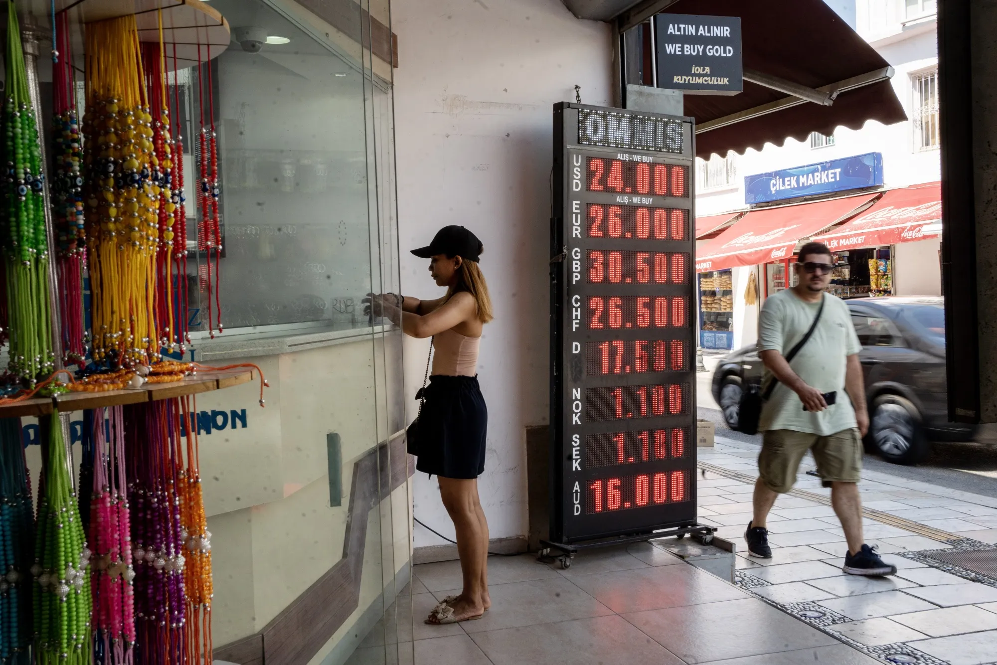 A&nbsp;currency exchange bureau in Bodrum, Turkey.